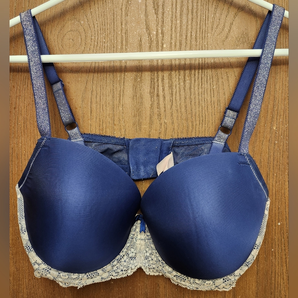 Victoria's Secret Blue and Cream Lace Bra